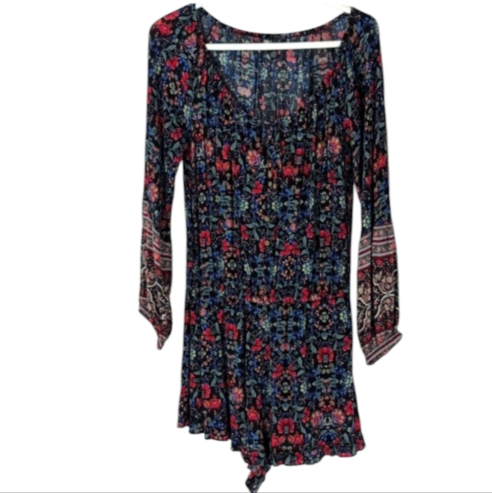 American Eagle Outfitter romper size medium great condition !